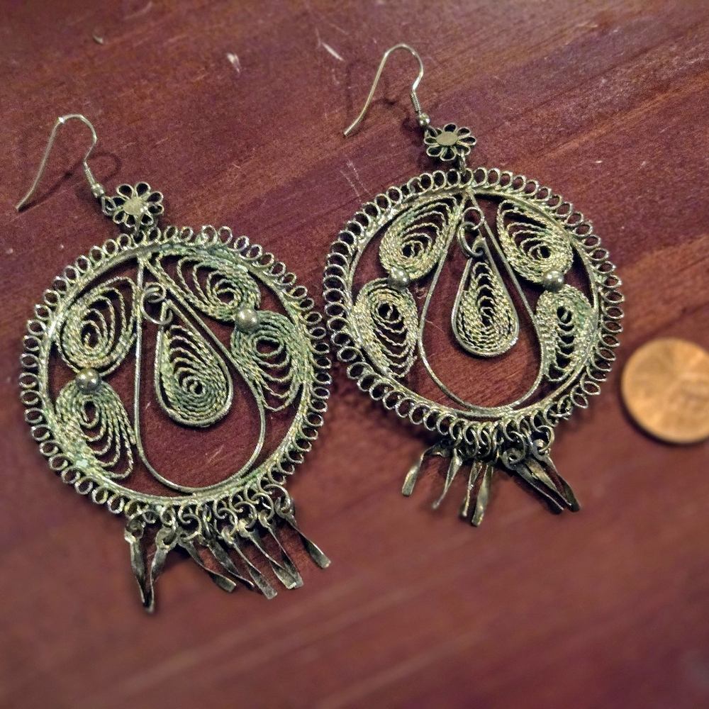 Vintage Boho Chic Silver Filligree Hoop Earrings - Picture 5 of 6